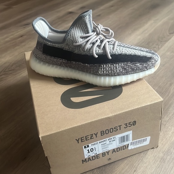 adidas gazelle silver green womens adidas Yeezy 350 V2 CMPCT Slate Panda – YankeeKicks Online main image 1